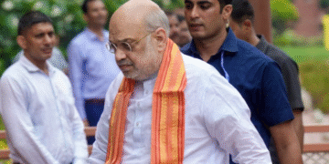 Amit Shah के सामने FCRA-छात्र मुद्दे पर घमासान