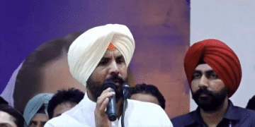 Malerkotla में कांग्रेस की गुटबाजी, मंच पर भिड़े नेता