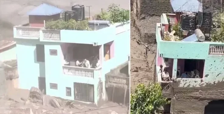 Nepal बाढ़ सीना ताने खड़ा रहा घर