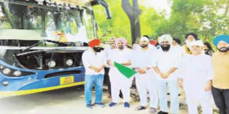 Zirakpur से तीर्थ यात्रा की 100वीं बस रवाना