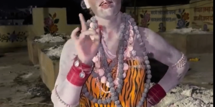 उज्जैन श्मशान घाट का हैरान करने वाला VIDEO, चिता के पास तलवार लेकर पहुंची अघोरी