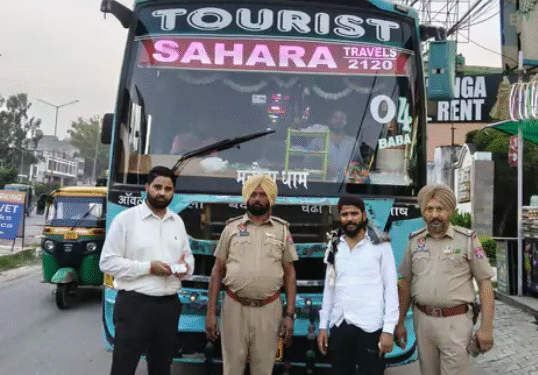 ਜੀਰਕਪੁਰ ‘ਚ ਬੱਸਾਂ ਦੀ ਚੈਕਿੰਗ, 60 ਹਜ਼ਾਰ ਦੇ ਕੱਟੇ ਚਲਾਨ !